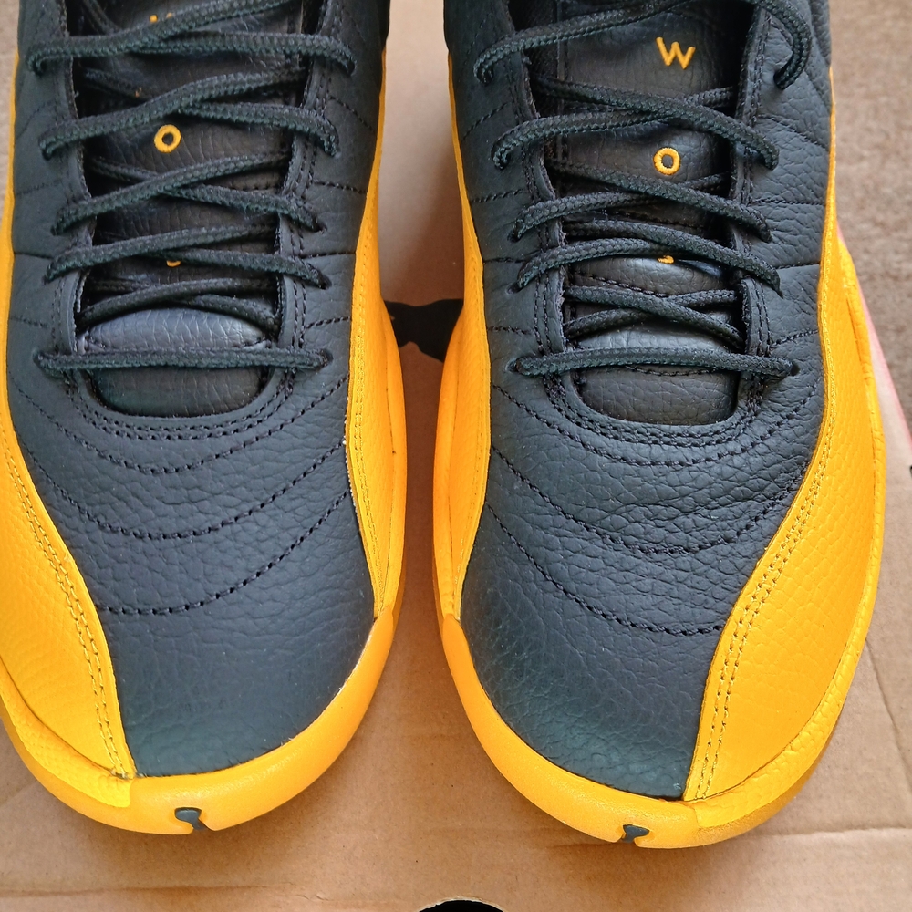 Size 10 Air Jordan 12 Retro University Gold - Picture 3 of 10